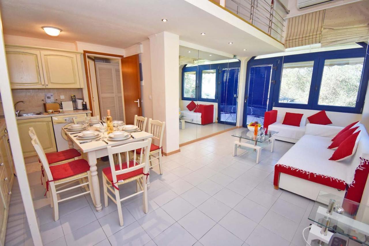 Gouvia - Luxury Suite ภายนอก รูปภาพ